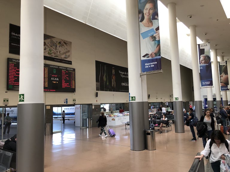 グラナダバスステーション