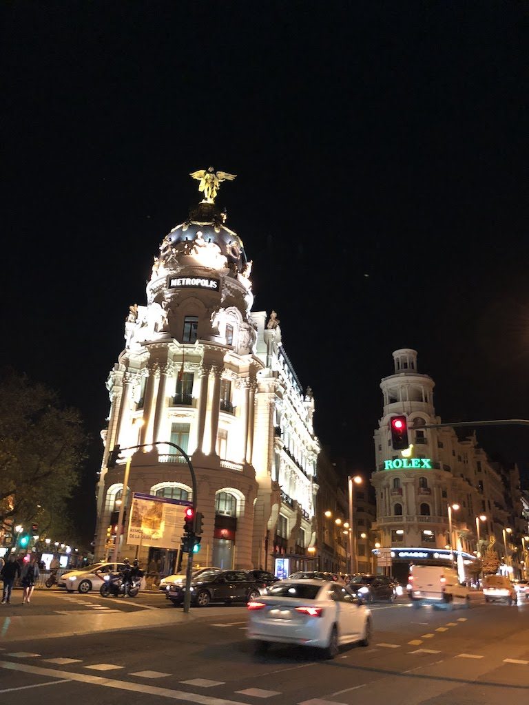 メトロポリスビル(Edificio Metrópolis)