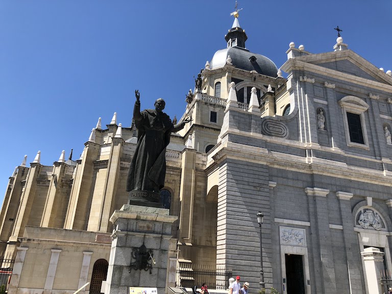 アルムデナ大聖堂