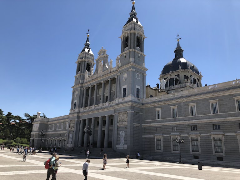 アルムデナ大聖堂