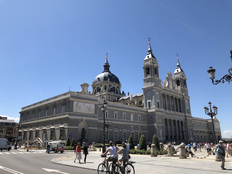 アルムデナ大聖堂