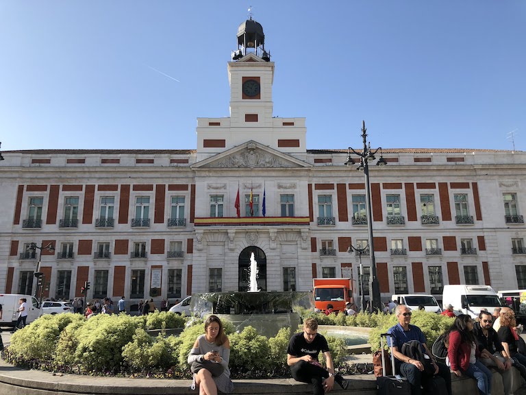 太陽の門の時計塔