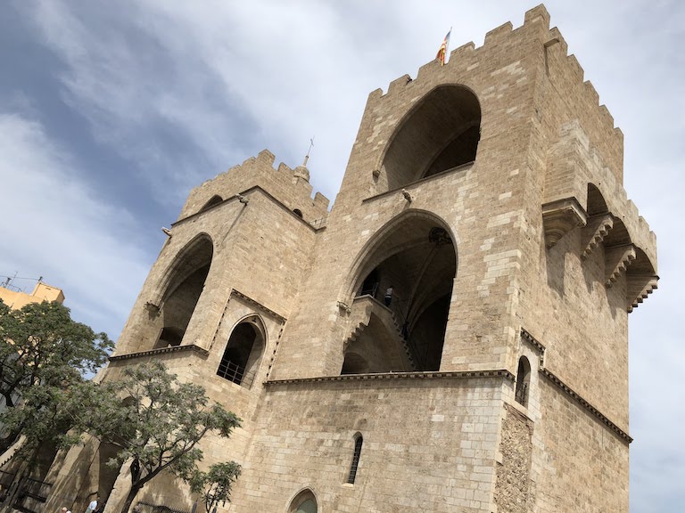 セラーノスの塔