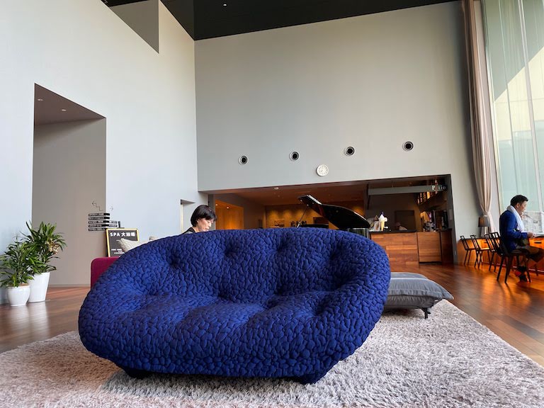 スパ水春松井山手ロビー