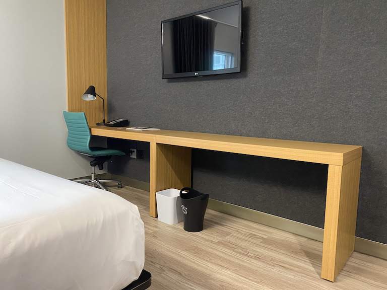 アロフトマイアミ デスク