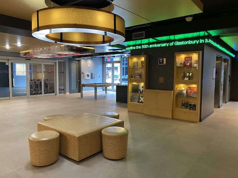 アロフトマイアミ ロビー