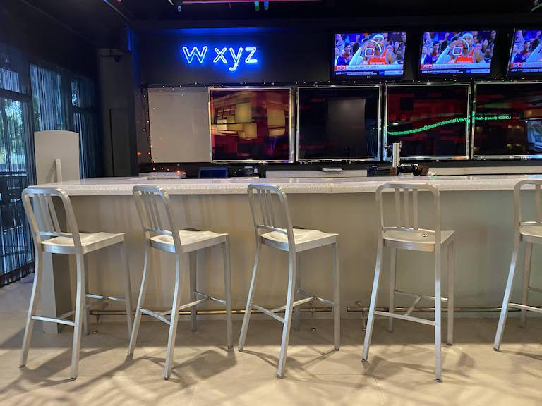 アロフトマイアミ バー