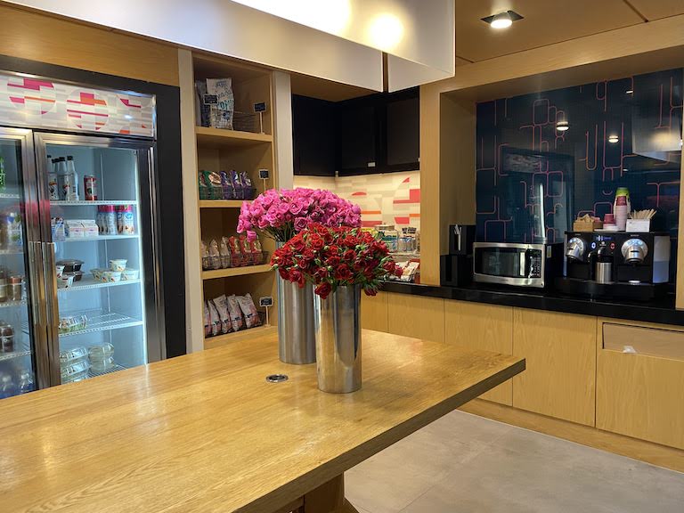 アロフトマイアミ ロビー