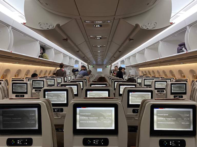 アシアナ航空機内