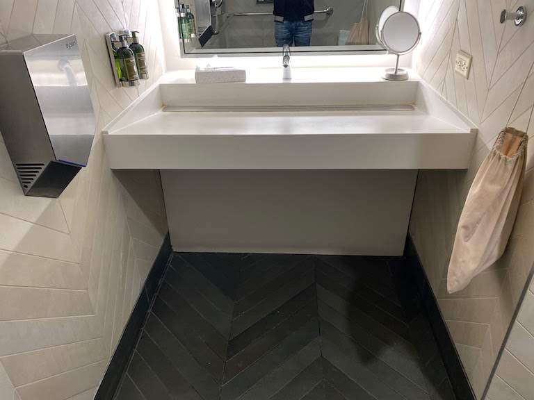 IAHセンチュリオンラウンジ シンク