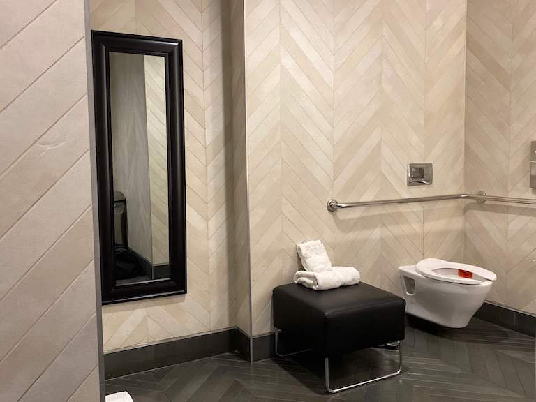 IAHセンチュリオンラウンジ シャワー