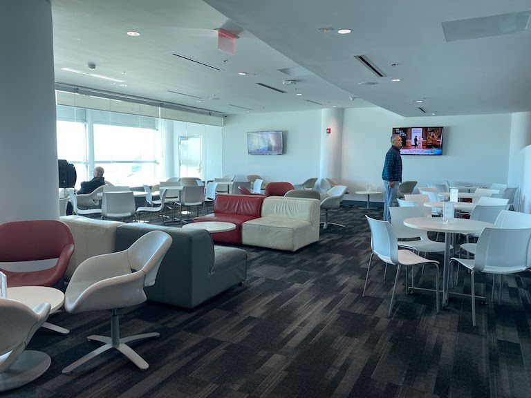 アビアンカラウンジ