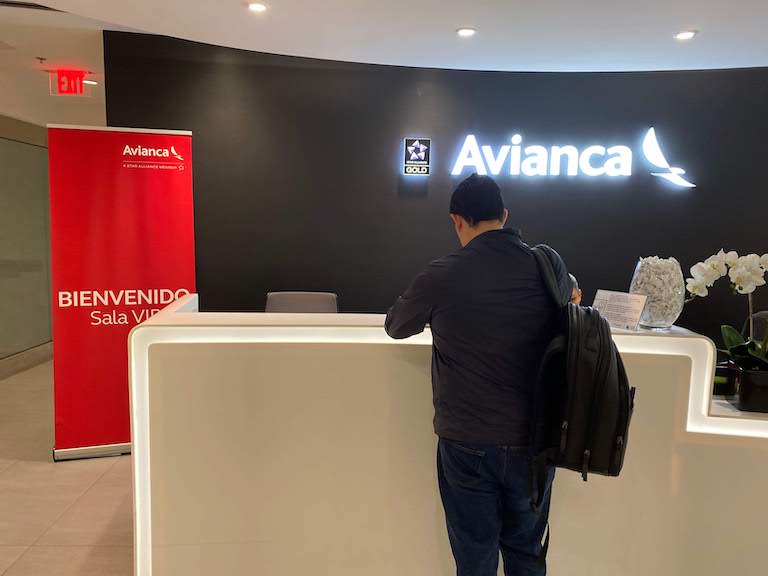 アビアンカラウンジ受付