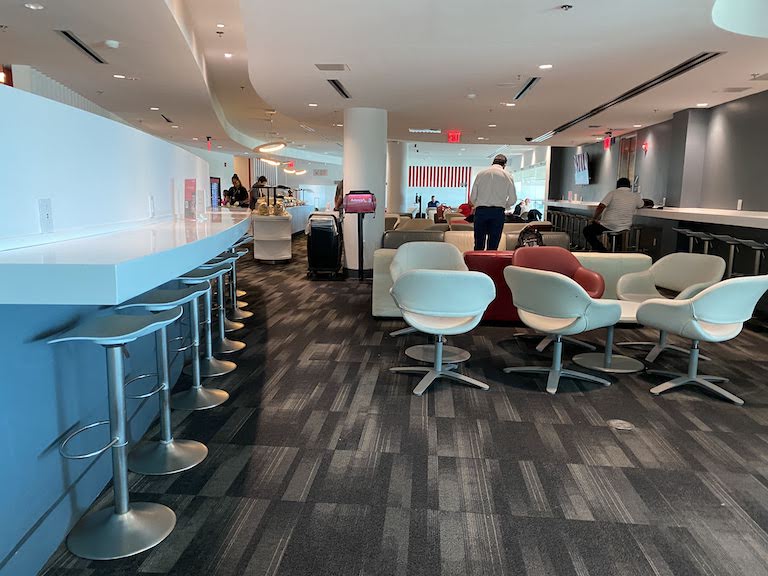 アビアンカラウンジ