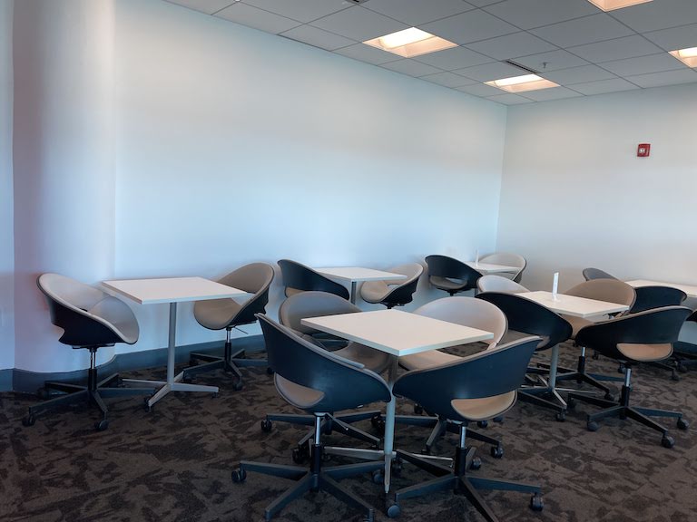 アビアンカラウンジ