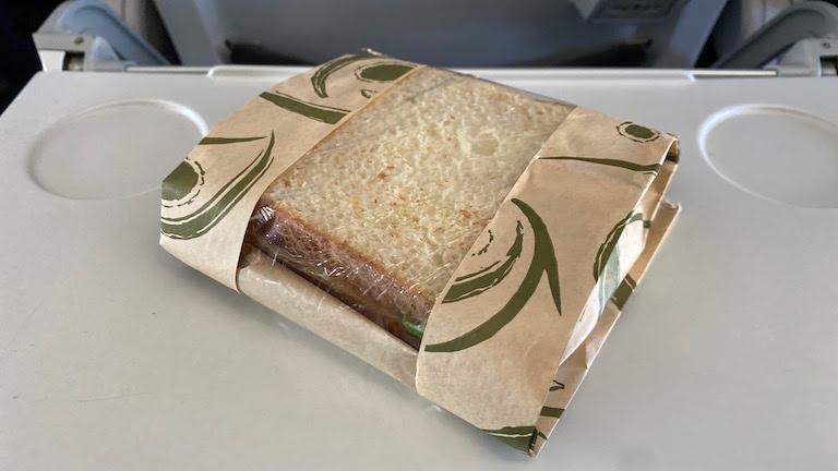 アラスカ航空機内サービス