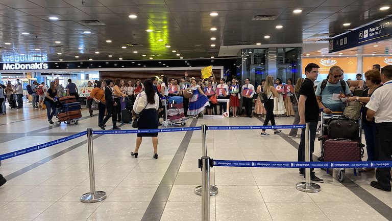 エセイサ国際空港