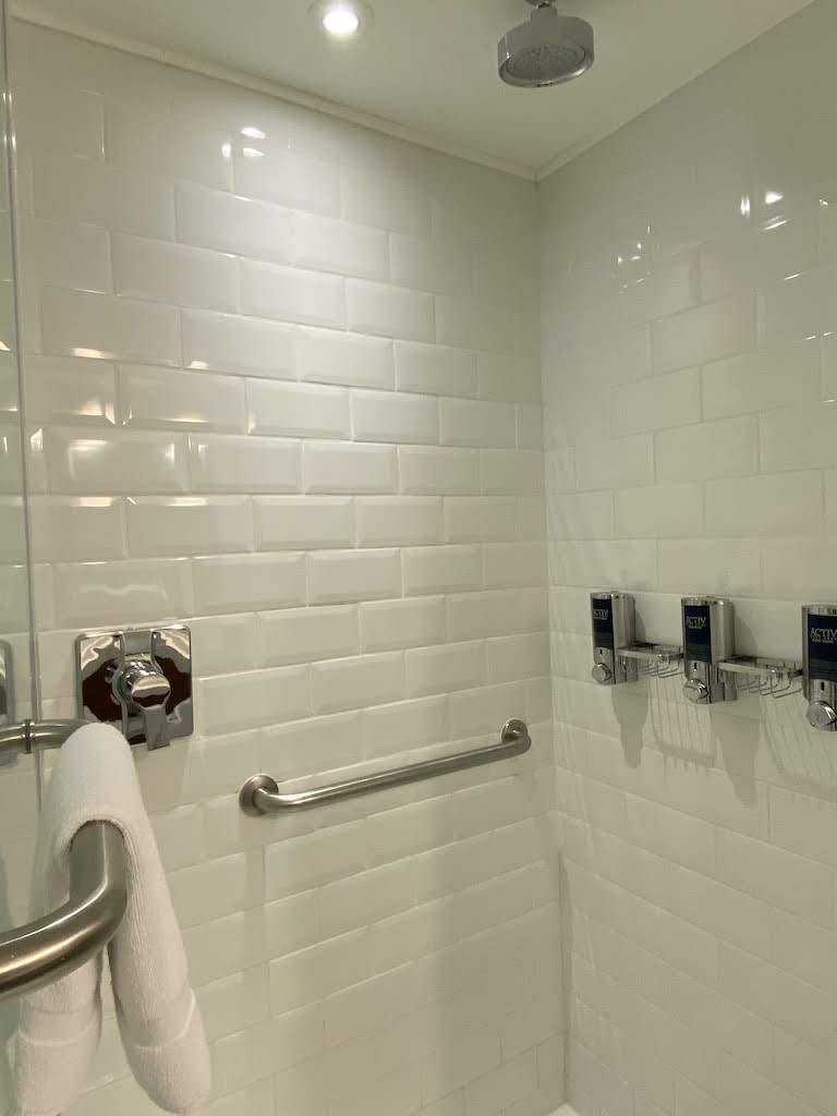 FourPoints Limaバスルーム