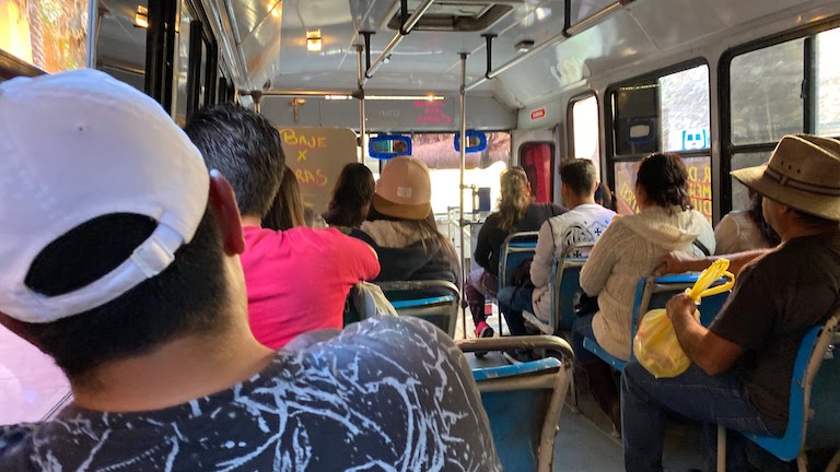 グアナファト バス内