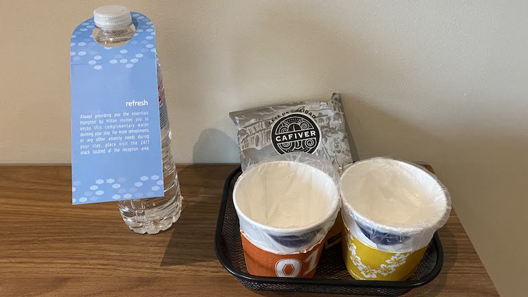 Hampton Inn Leon 水とコーヒー