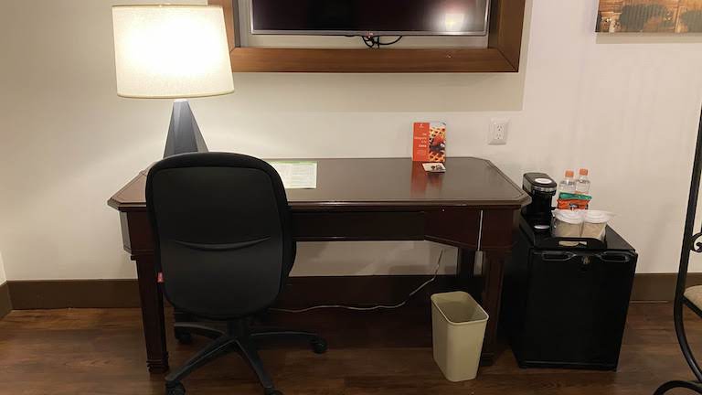 Holiday-Inn-Guadalajara デスク