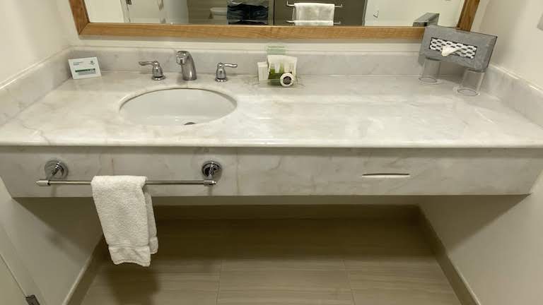 Holiday-Inn-Guadalajara シンク