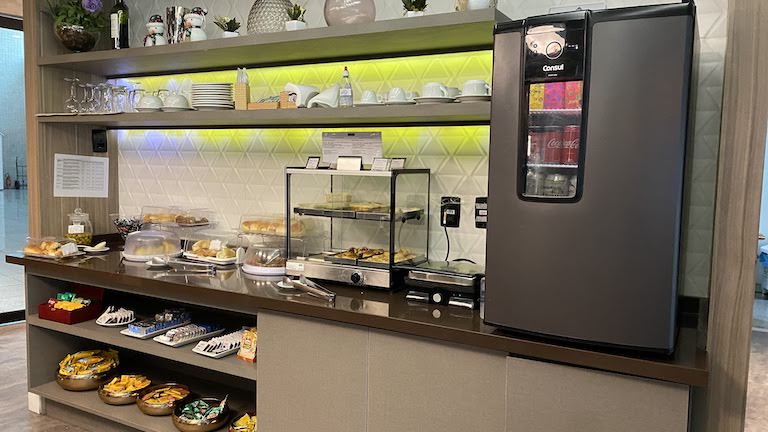 Advantage VIP Lounge ビュッフェ