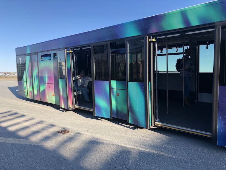 ケフラヴィーク国際空港バス