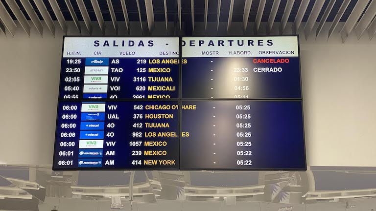 アラスカ航空キャンセル