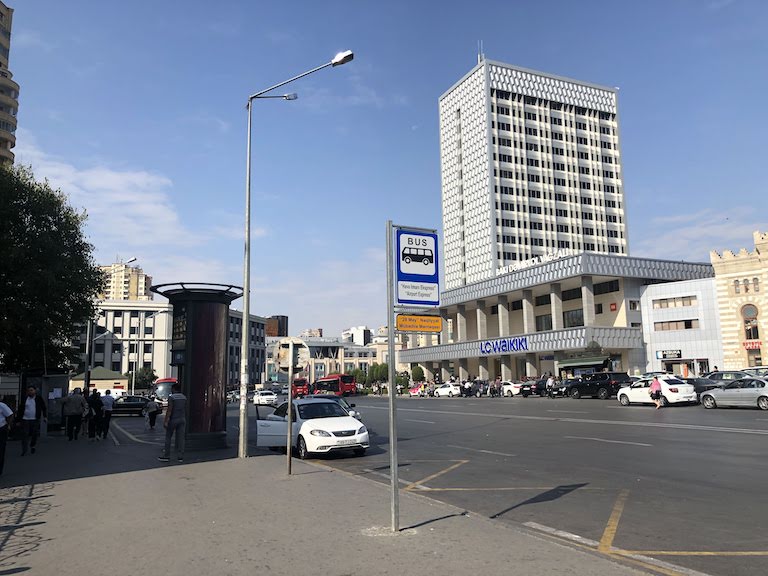 バクー中央駅(May28)バス停