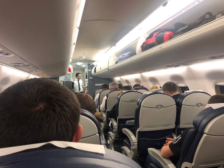 ブタエアウェイズ機内