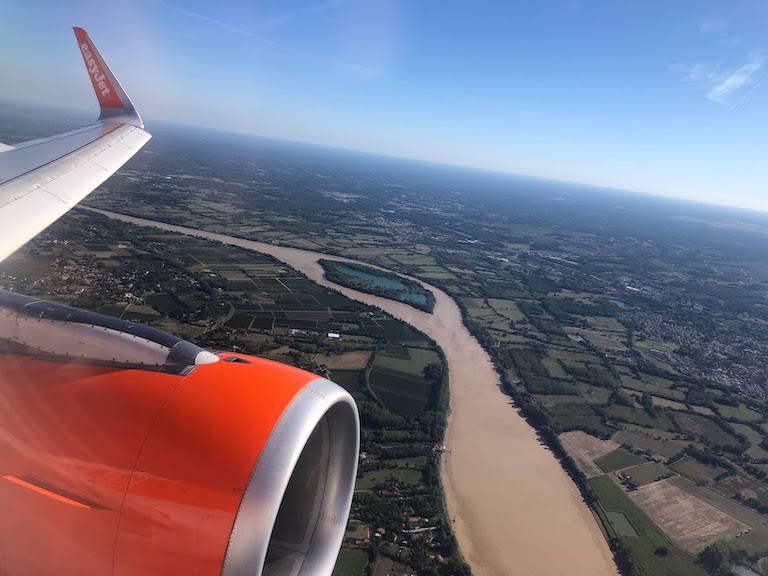 イージージェット ボルドー上空