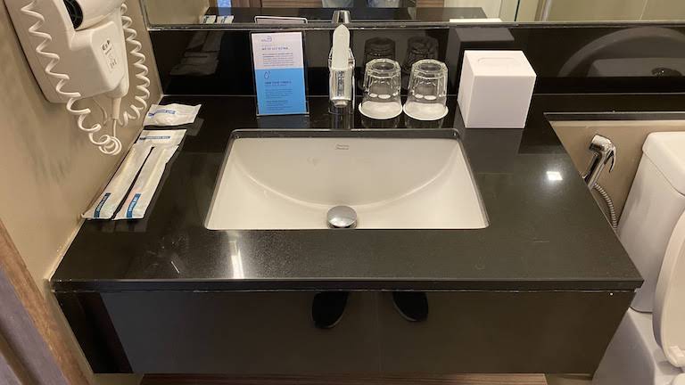 HIEX Sathon シンク