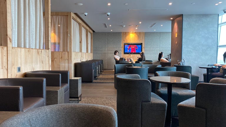 プラザプレミアムラウンジ