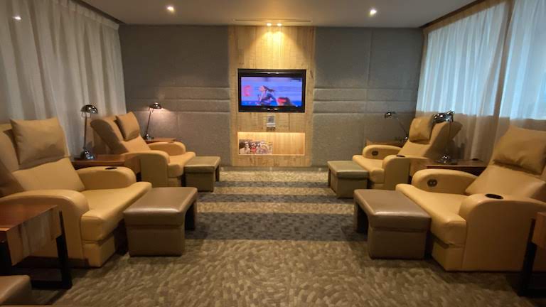 プラザプレミアムラウンジ マッサージエリア