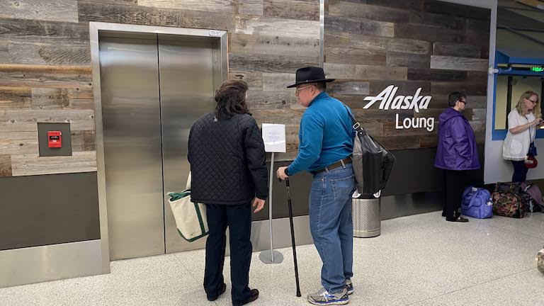 Alaska Lounge エレベーター