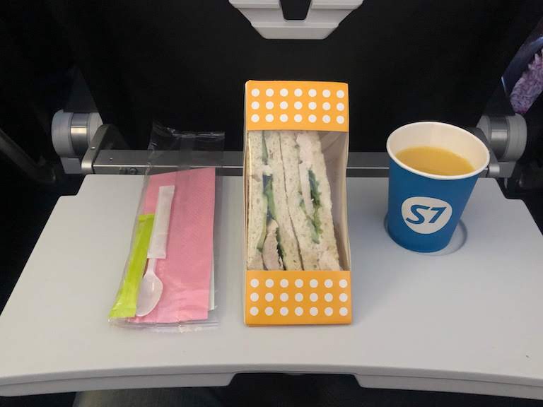 S7航空機内サービス