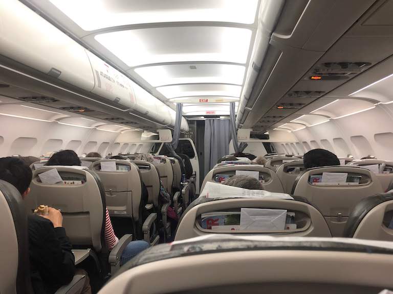 アトラスグローバル 機内