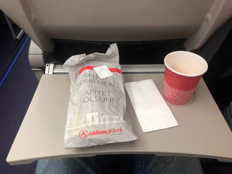 アトラスグローバル 機内サービス
