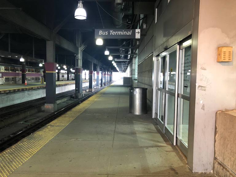 ボストン南駅バスターミナル入り口