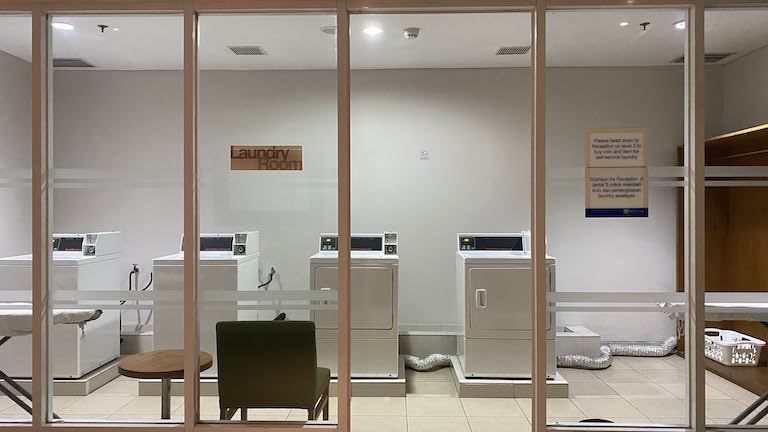 ホリデイ イン エクスプレス バリ ラヤ クタ　ランドリー