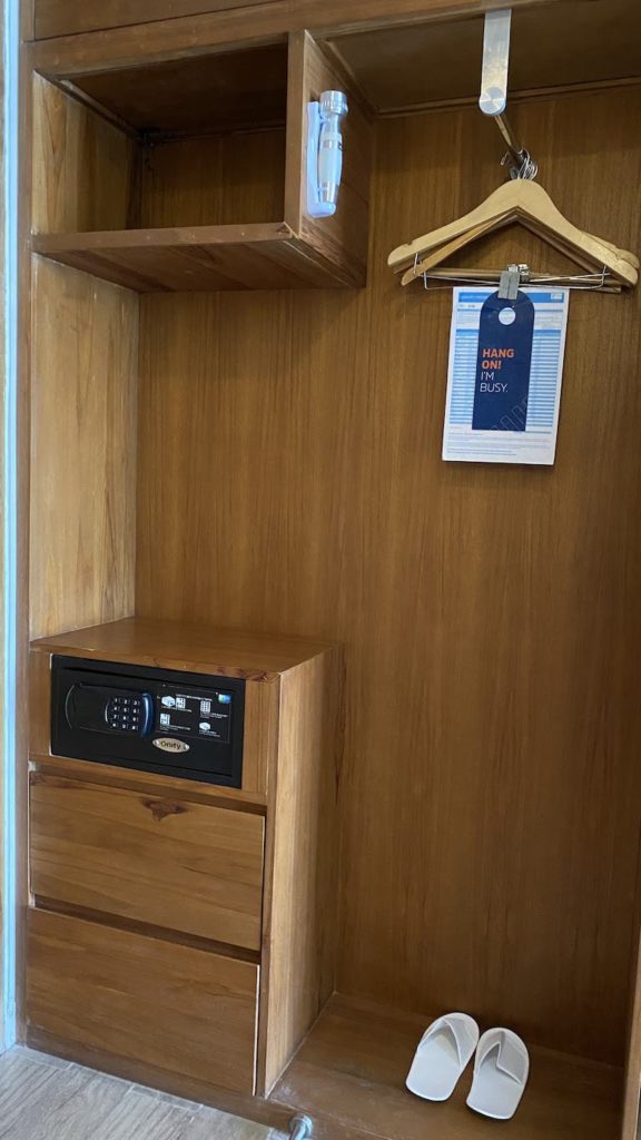 ホリデイ イン エクスプレス バリ ラヤ クタ　クローゼット