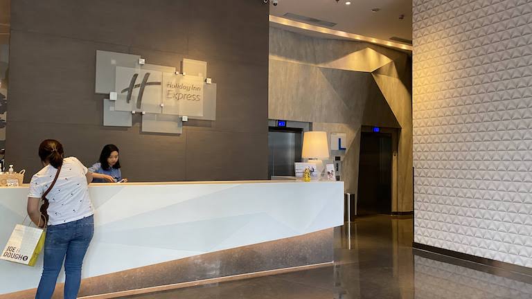 ホリデイインエクスプレスジャカルタワヒドハシム レセプション