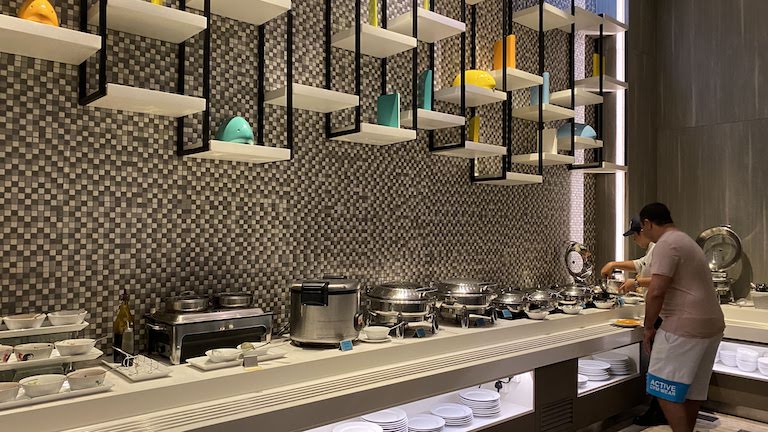 ホリデイインエクスプレスジャカルタワヒドハシム レストラン