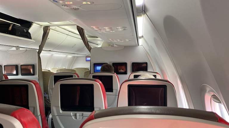 マリンドエア機内