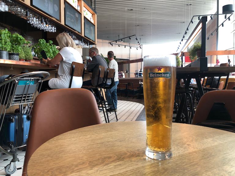 コペンハーゲン空港 ハイネケン