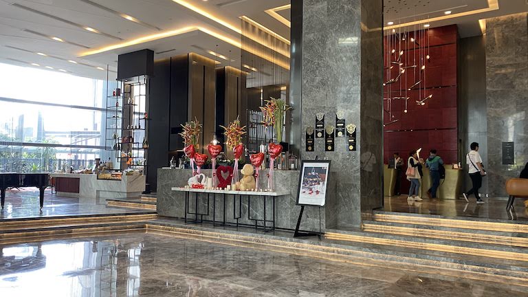 ソフィテルKL　ロビー