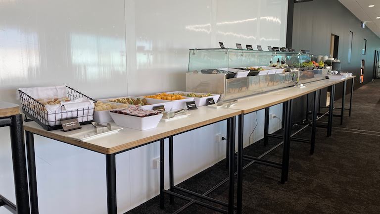 オークランド国際空港 ニュージーランド航空国内線ラウンジ ビュッフェ