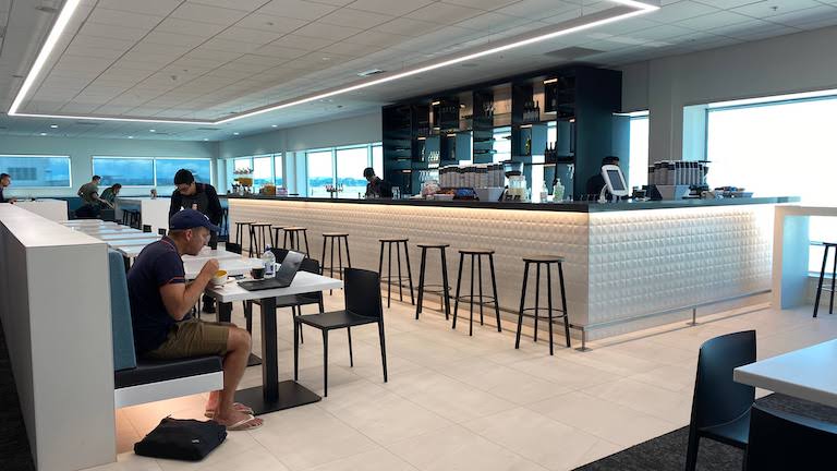 オークランド国際空港 ニュージーランド航空国内線ラウンジ