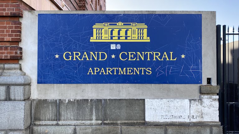 グランドセントラルサービスドアパートメンツ